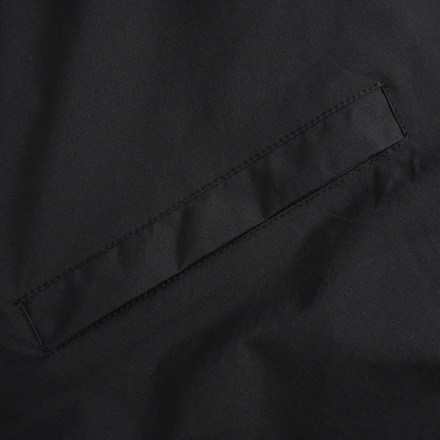 : Loro Piana/LP double-sided zippered wool nylon vest 13, purchased and developed from the original version. The fabric is made of nylon double 6 twill micro-elastic fabric, and the lining is made of 20% merino wool + 76% Lenzing Tencel fabric. It has a customized 15μm high-permeability membrane, which restores the original windproof and waterproof while still being breathable. It is different from the market version which has a hard and thick feel and looks like a raindrop when worn. Customized original 1:1 accessories, double zipper, perfect details. Size:48 50 52 54